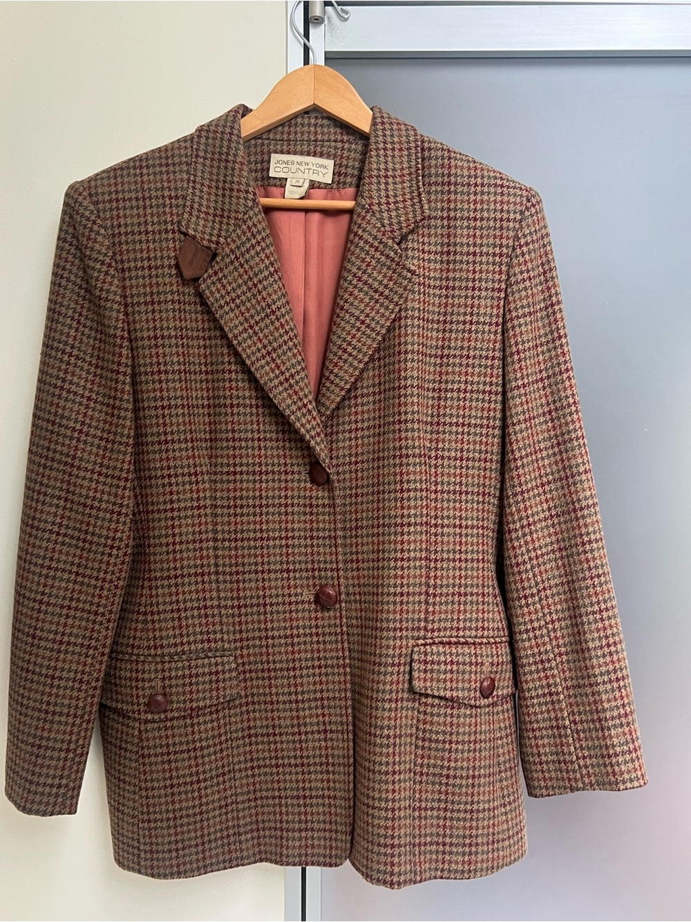 Jones New York Country tweed blazer perfect condition.sleeve 24 1/2”, length 32”